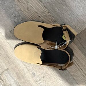 Dr .Materns mules size 9